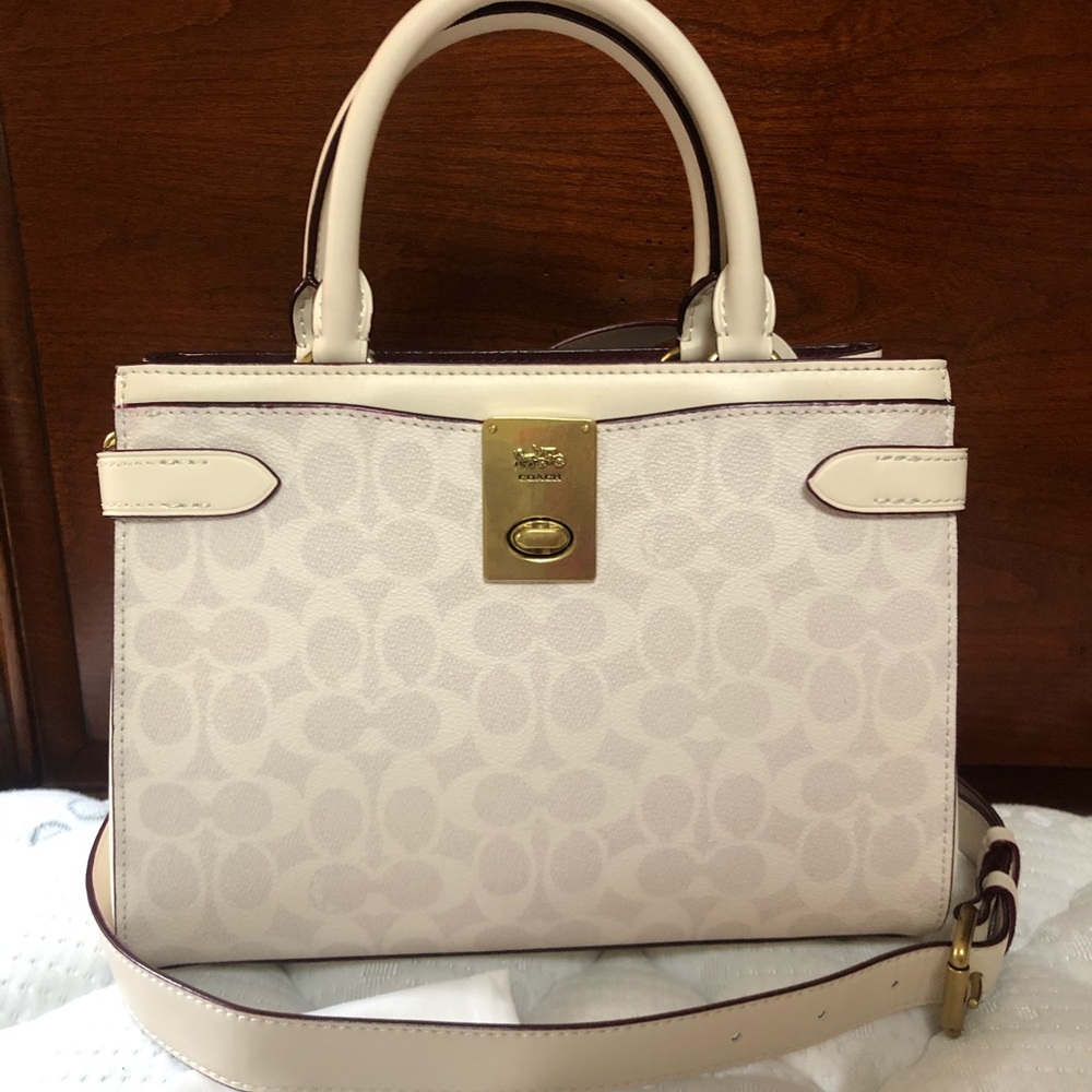 Coach Hutton carryall  Signature Canvass Unused